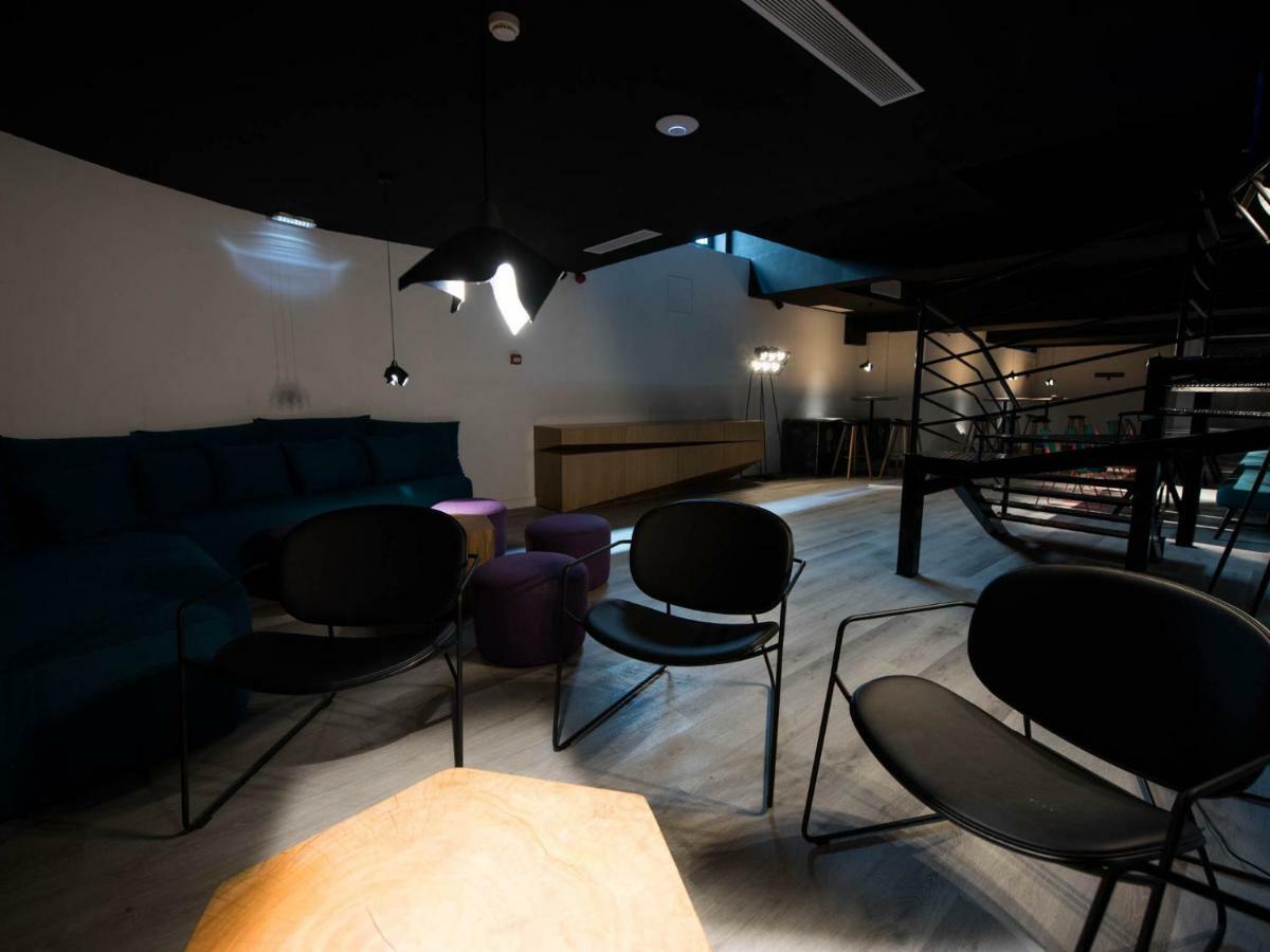 Hostal Room00 *