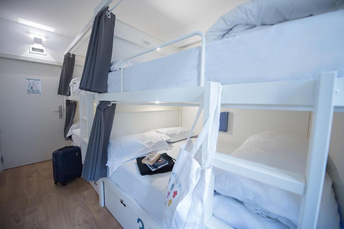 Hostal Room00 *
